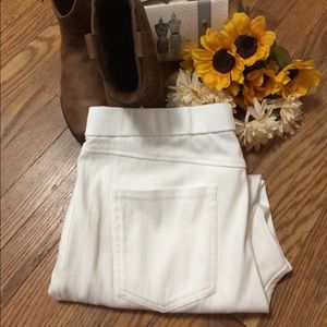 Isaac Mizrahi Live!  Pull on knit denim jeans